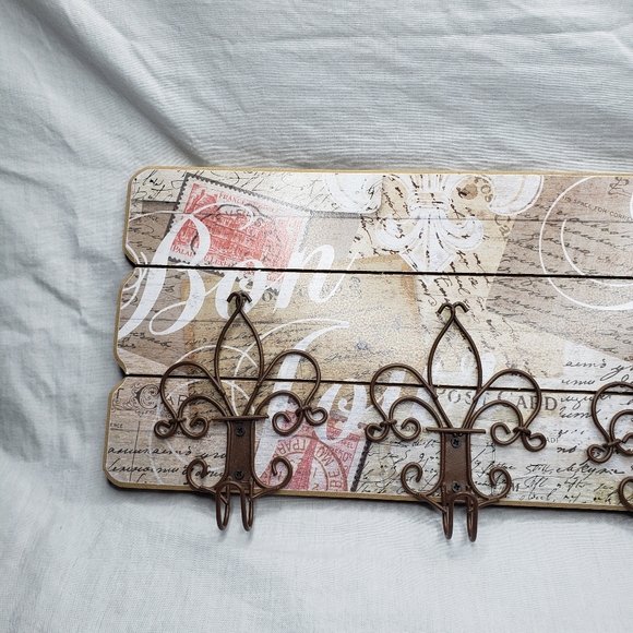 French Fleur-De-Lis Wall Four Hook Rack - Picture 4 of 7